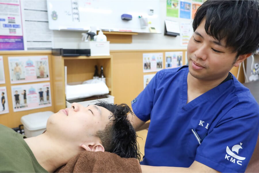 小林整骨院 梅田 施術