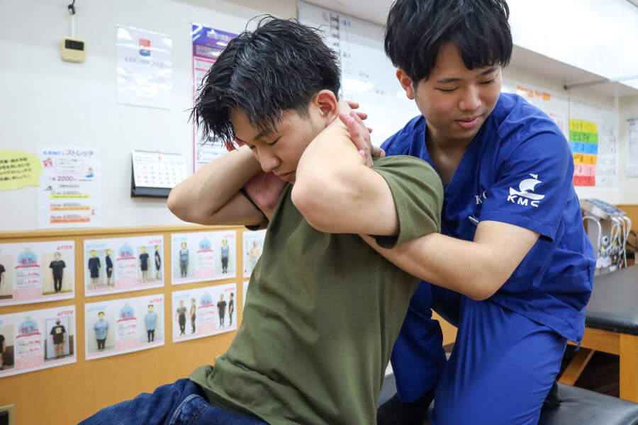 小林整骨院 梅田 骨格矯正